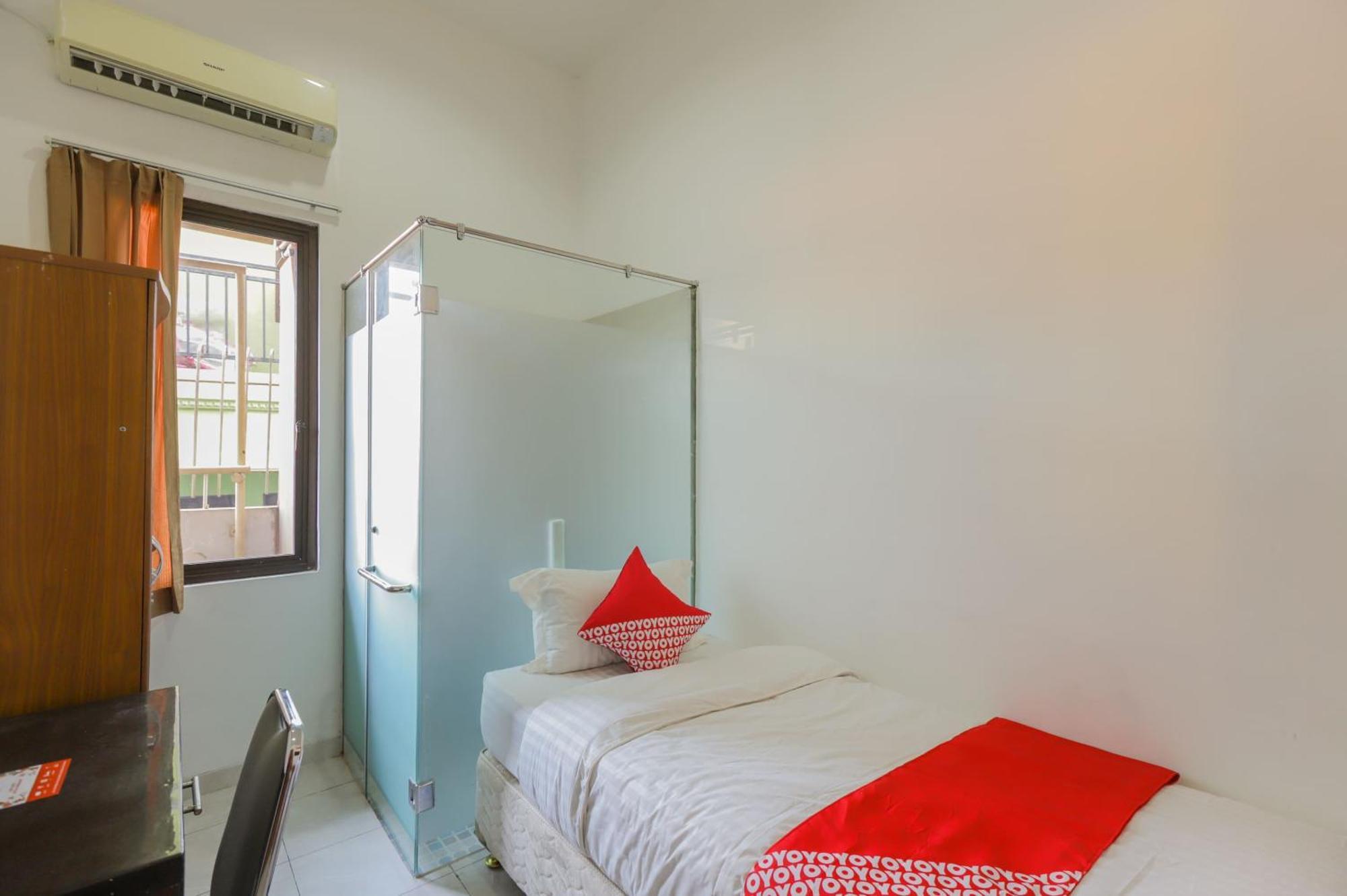 Super Oyo 866 Idola Residence Jakarta Exterior photo