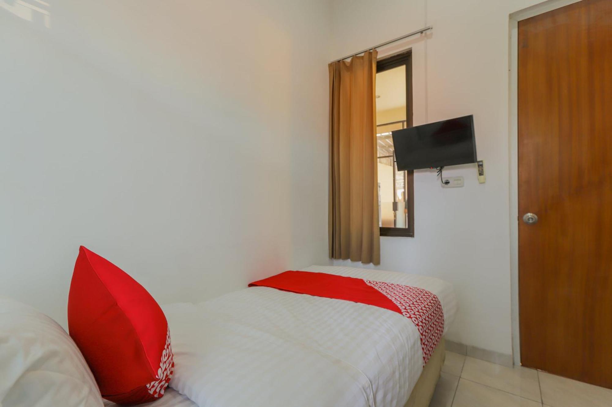 Super Oyo 866 Idola Residence Jakarta Exterior photo