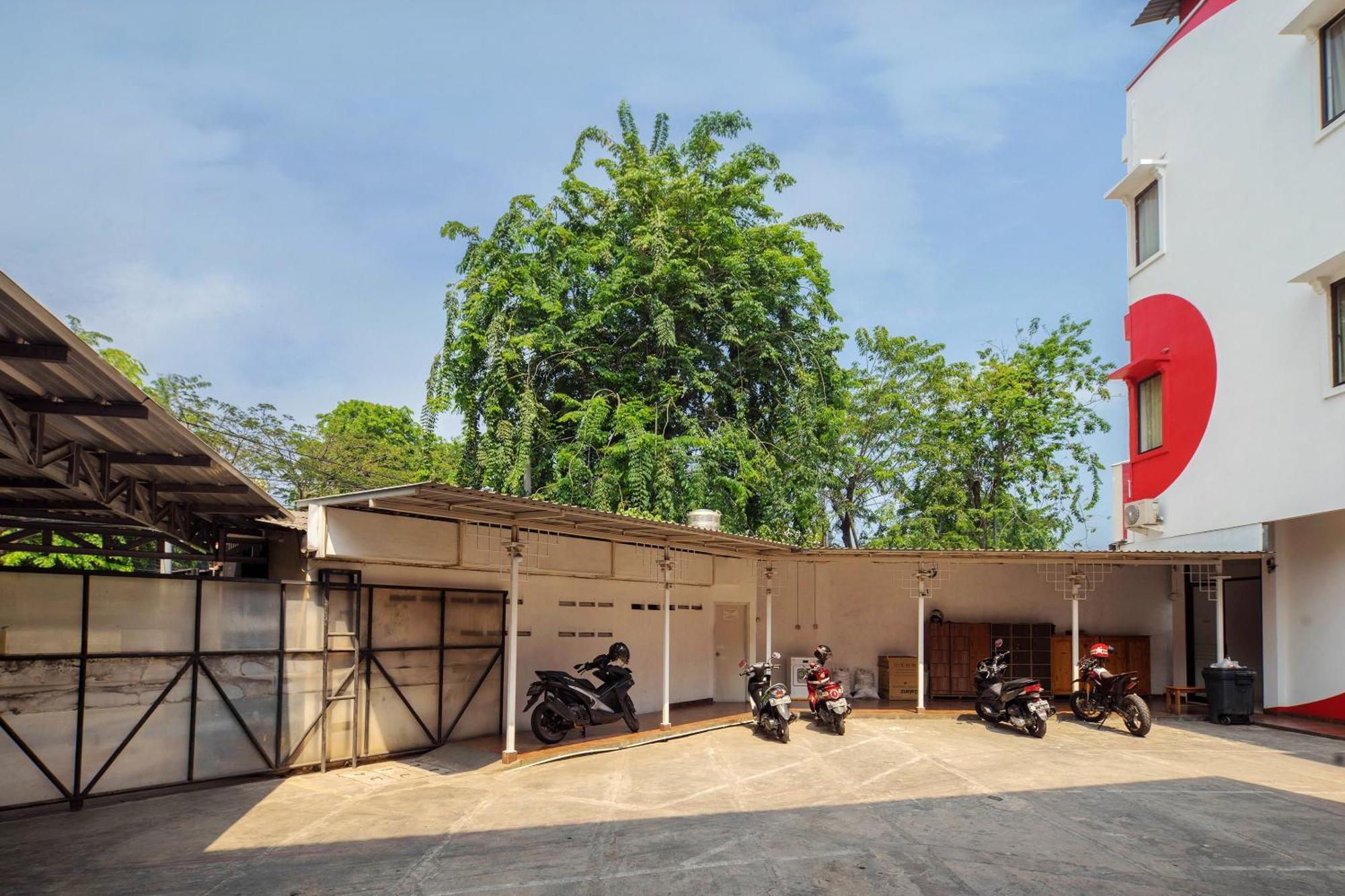 Super Oyo 866 Idola Residence Jakarta Exterior photo