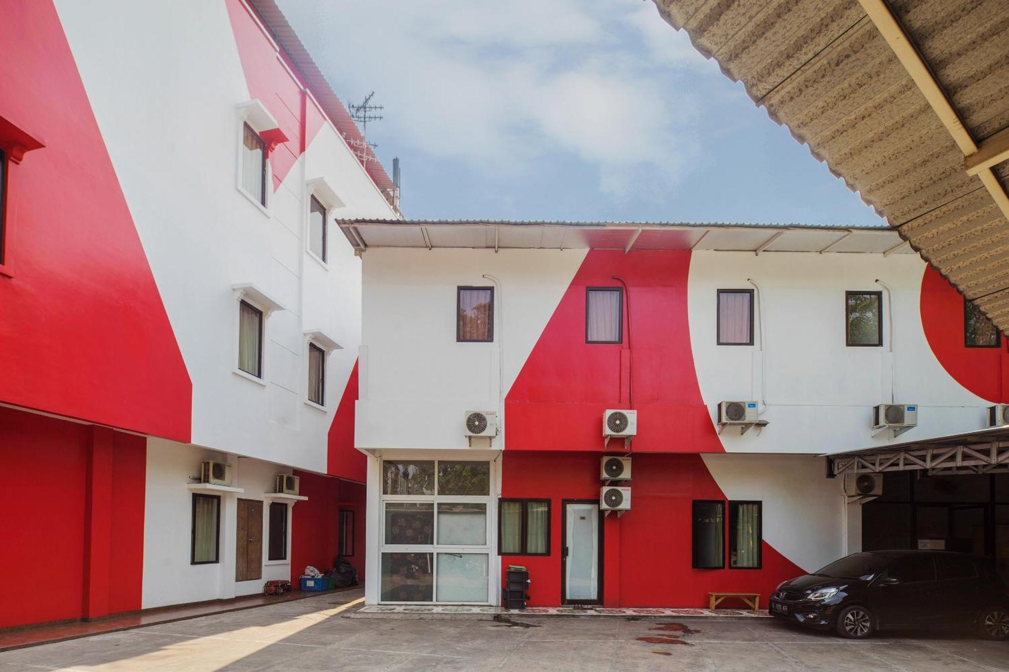 Super Oyo 866 Idola Residence Jakarta Exterior photo